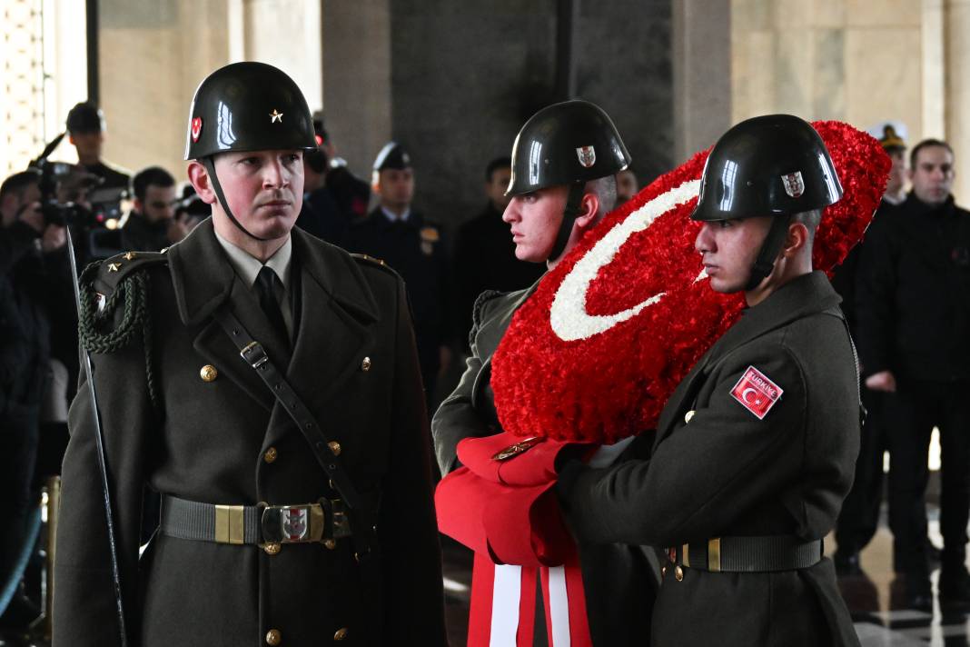 İkinci Cumhurbaşkanı İsmet İnönü 51. ölüm yılında Anıtkabir’de mezarı başında anıldı 35